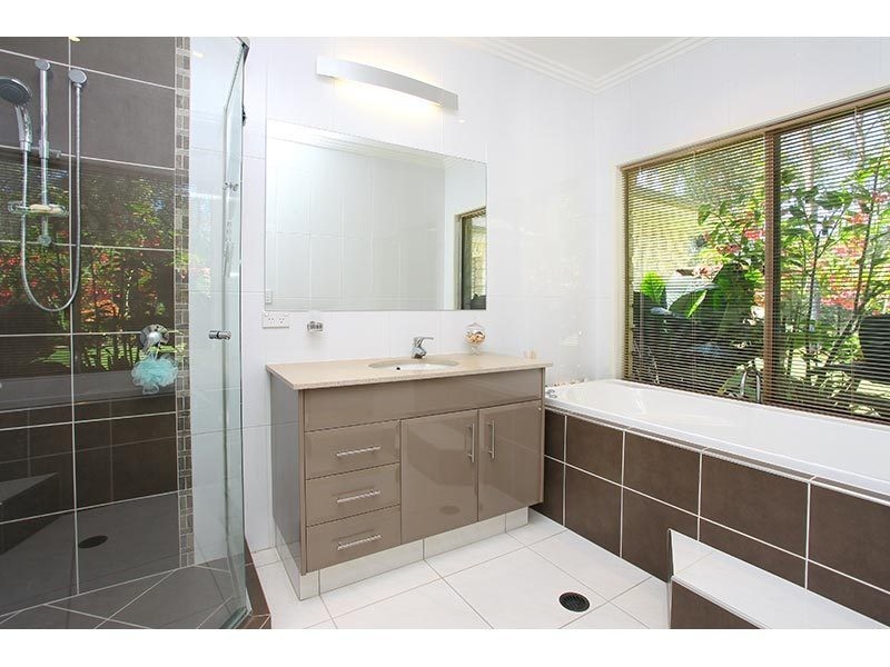 6 Kingsmead Court, Mount Nathan QLD 4211