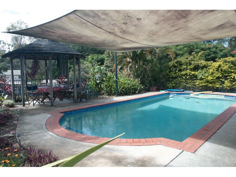 89 Explorers Way, Highland Park QLD 4211