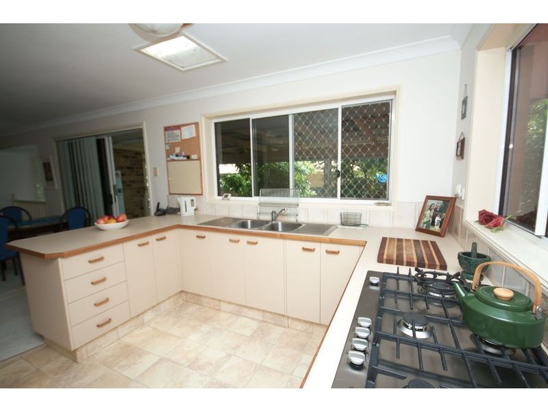 28 Armstrong Way, Highland Park QLD 4211