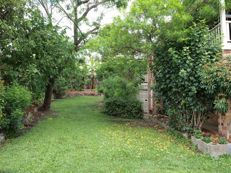 28 Armstrong Way, Highland Park QLD 4211