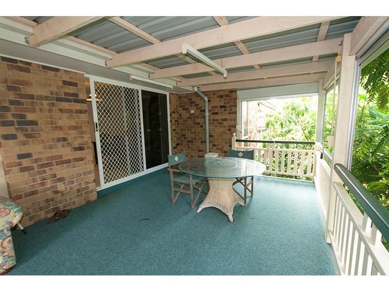 28 Armstrong Way, Highland Park QLD 4211