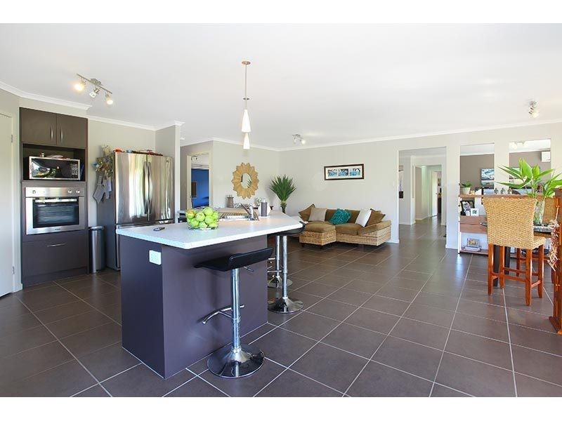 5 Lookout Place, Mount Nathan QLD 4211