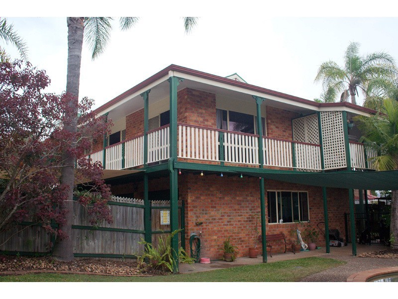 2 Hampshire Close, Highland Park QLD 4211