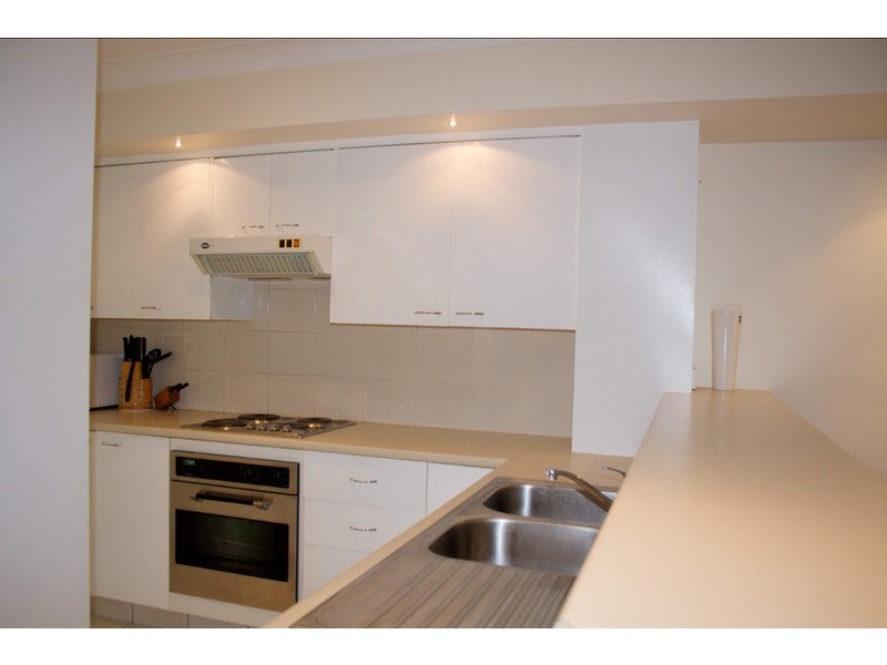6/215 Cottesloe Drive, Mermaid Waters QLD 4218