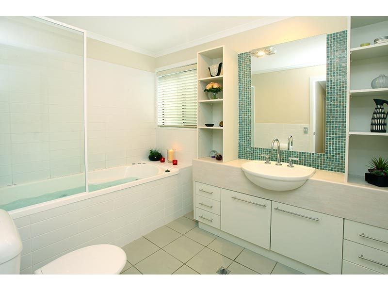 10 St Petersburg Place, Nerang QLD 4211