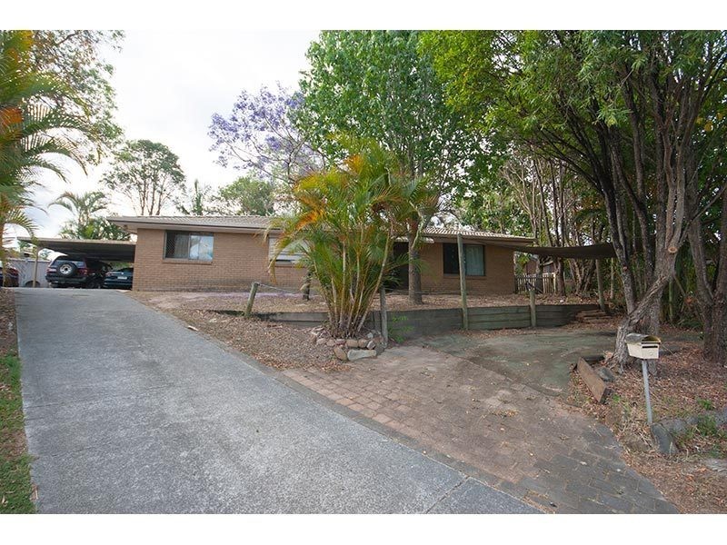 6 Lobban Court, Highland Park QLD 4211