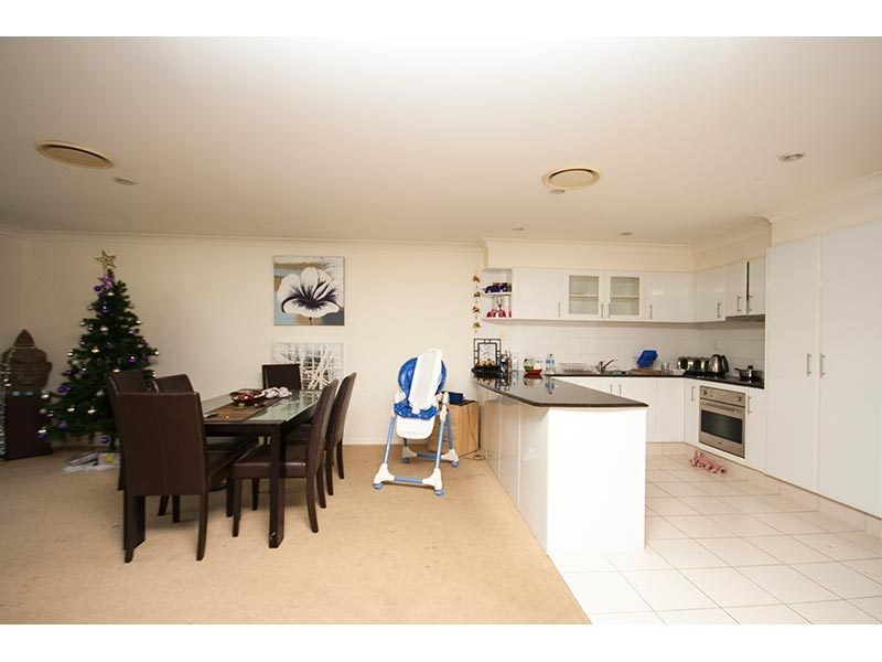 24/2 Ridgeline Way, Highland Park QLD 4211