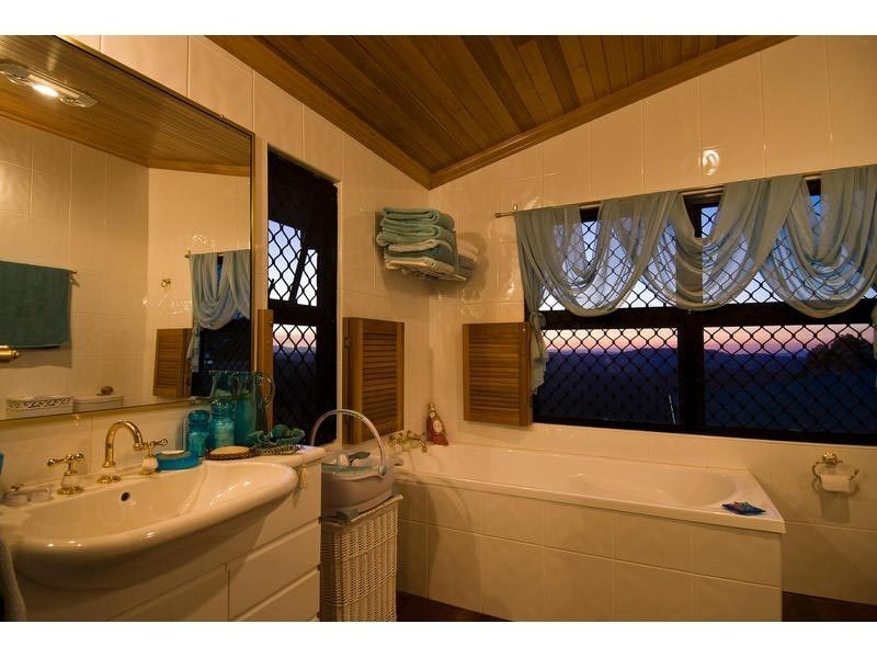 24 Outlook Avenue, Lower Beechmont QLD 4211