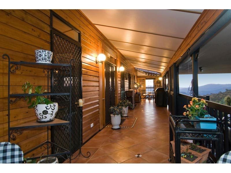 24 Outlook Avenue, Lower Beechmont QLD 4211