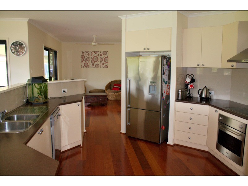 6 Lookout Place, Mount Nathan QLD 4211