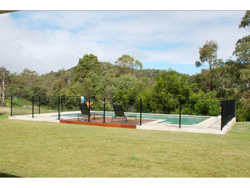 6 Lookout Place, Mount Nathan QLD 4211