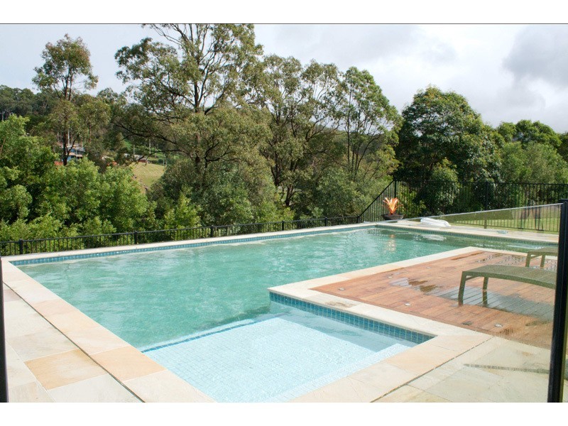 6 Lookout Place, Mount Nathan QLD 4211