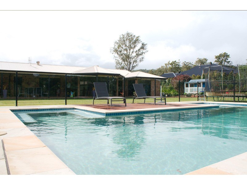 6 Lookout Place, Mount Nathan QLD 4211