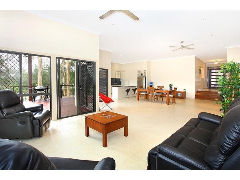 11 Lookout Place, Mount Nathan QLD 4211