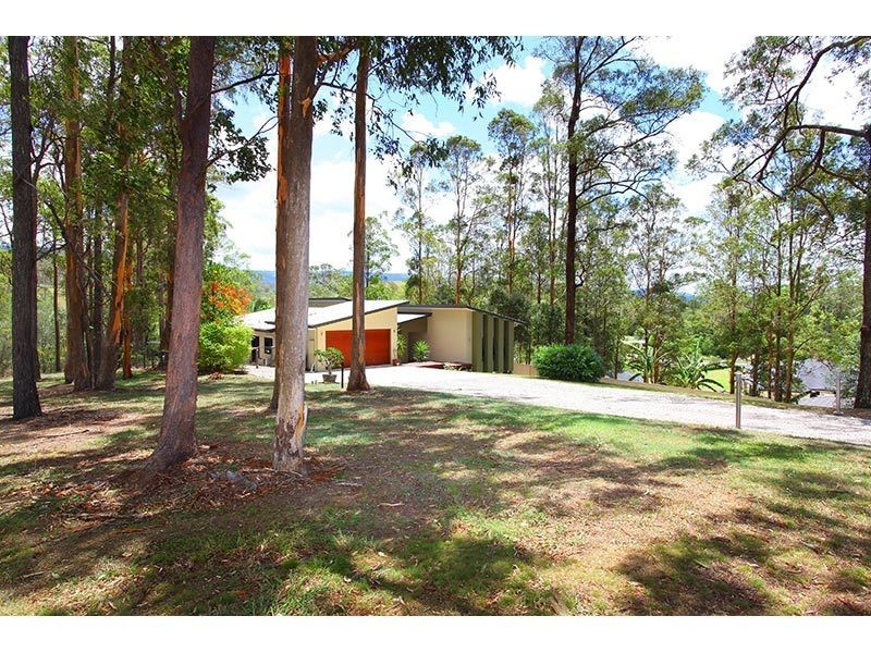 11 Lookout Place, Mount Nathan QLD 4211