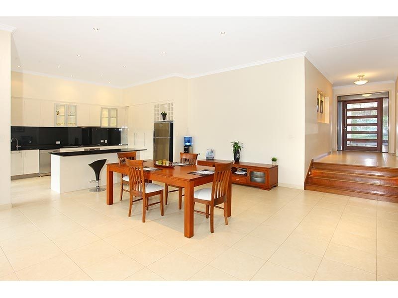 11 Lookout Place, Mount Nathan QLD 4211