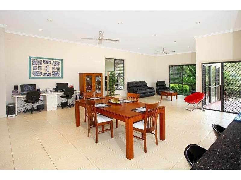 11 Lookout Place, Mount Nathan QLD 4211