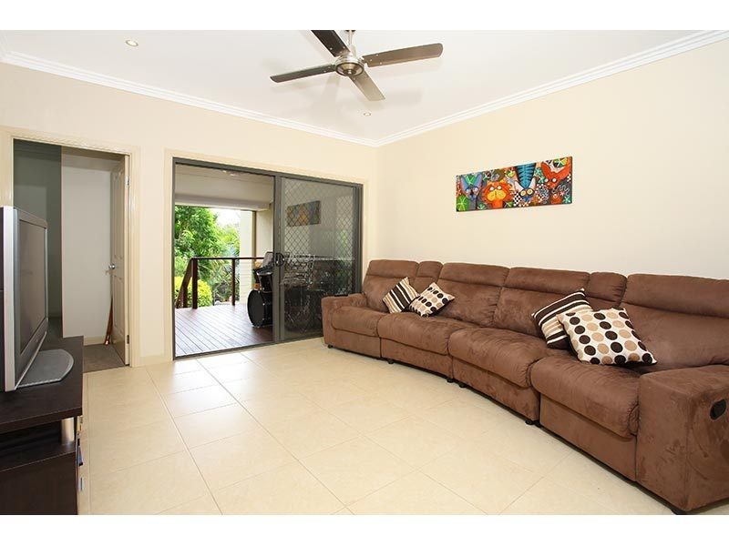 11 Lookout Place, Mount Nathan QLD 4211