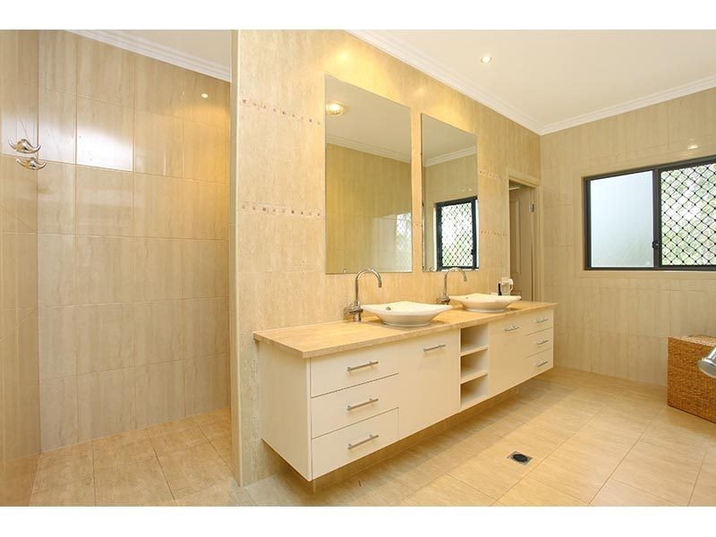 11 Lookout Place, Mount Nathan QLD 4211