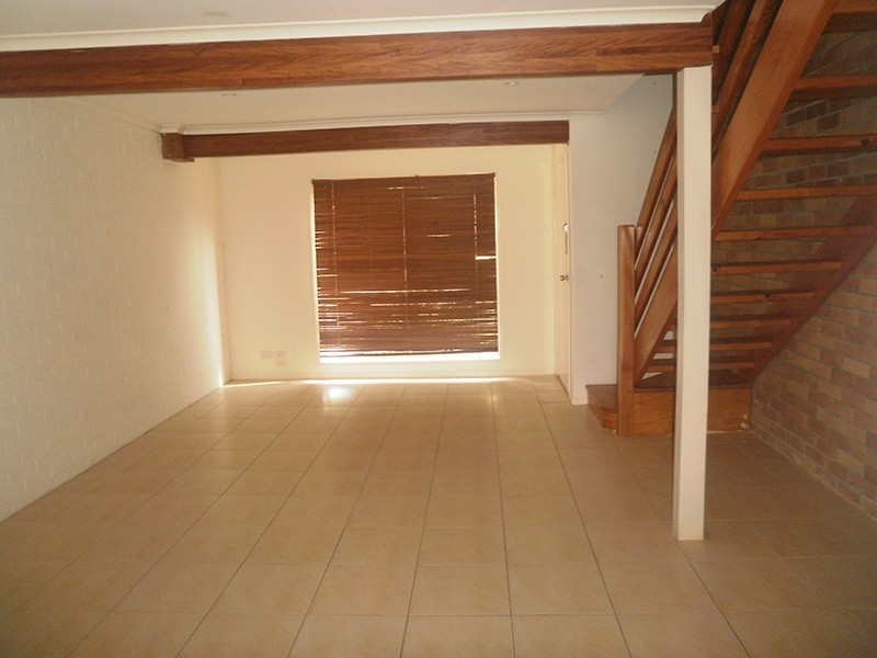 2/159 Pappas Way, Carrara QLD 4211