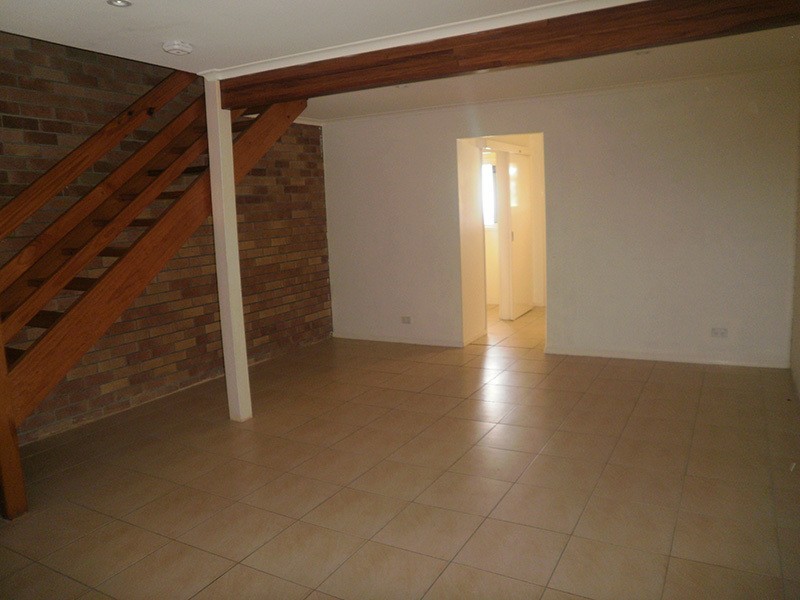 2/159 Pappas Way, Carrara QLD 4211