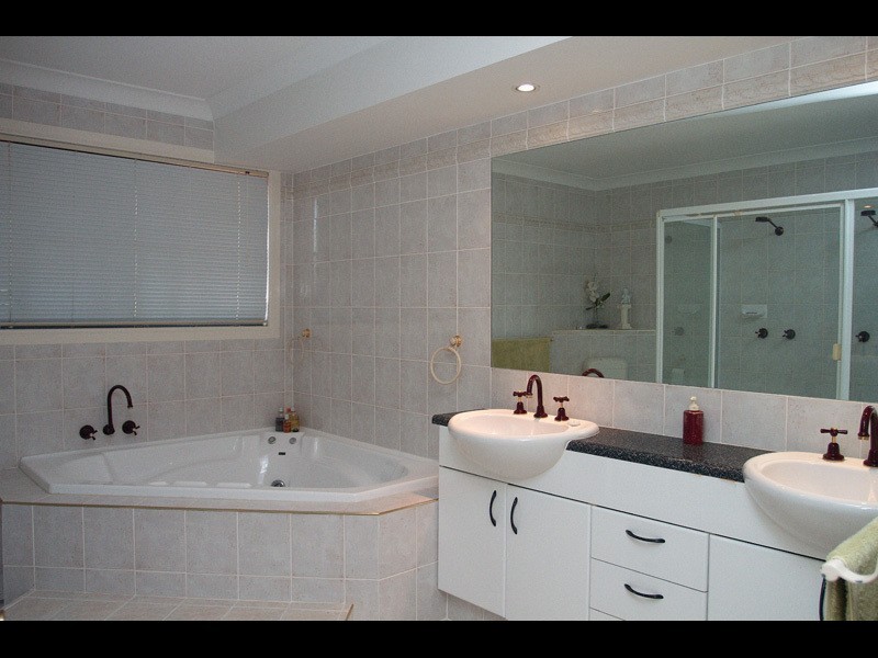 65 Birdlife Court, Nerang QLD 4211