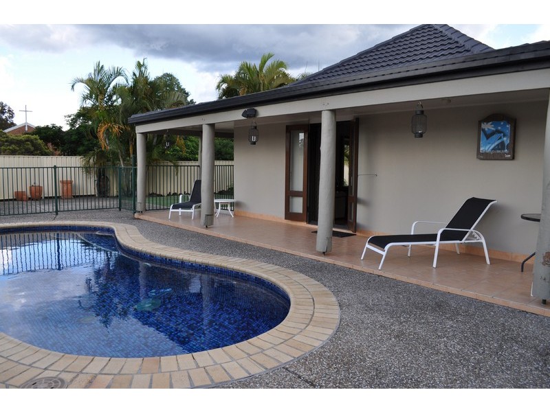 4 Nerang River Drive, Nerang QLD 4211