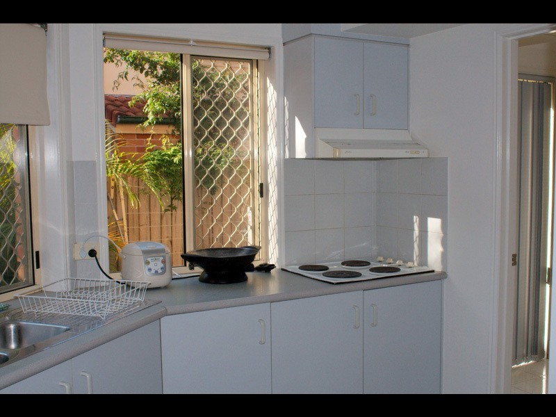 4/97 Pohlman Street, Southport QLD 4215
