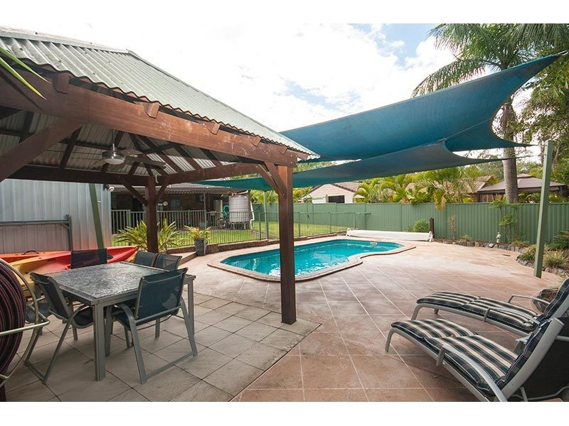 31 Kenneth Drive, Highland Park QLD 4211