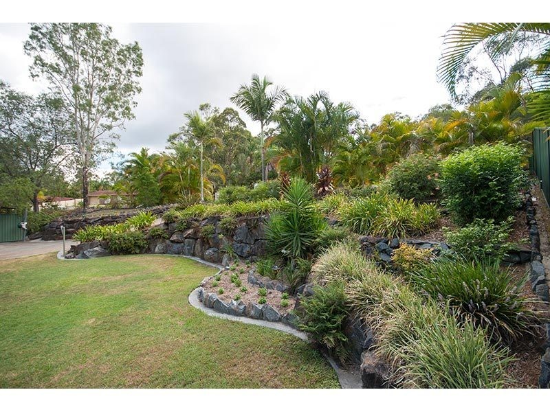 31 Kenneth Drive, Highland Park QLD 4211
