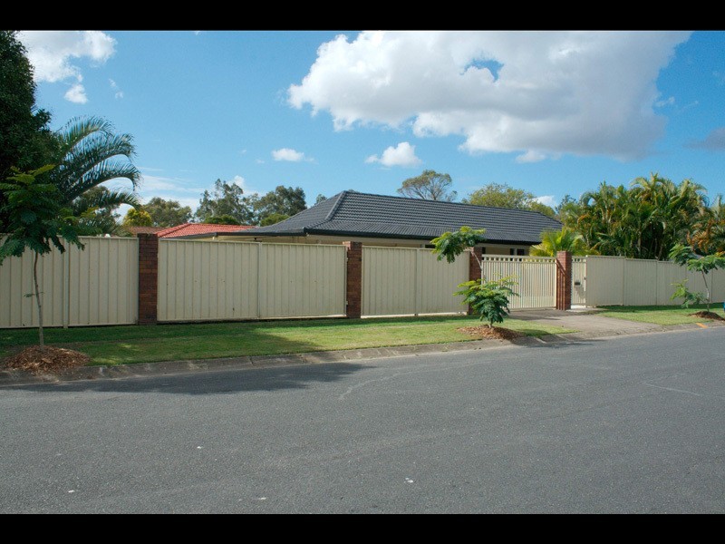 4 Nerang River Drive, Nerang QLD 4211