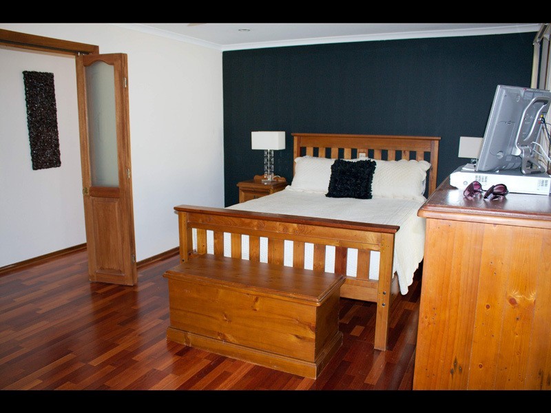 4 Nerang River Drive, Nerang QLD 4211