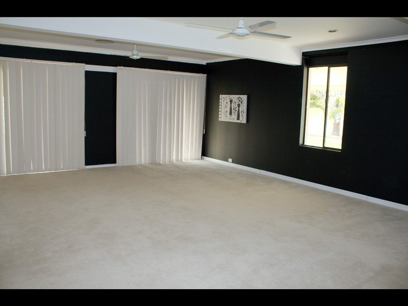 4 Nerang River Drive, Nerang QLD 4211