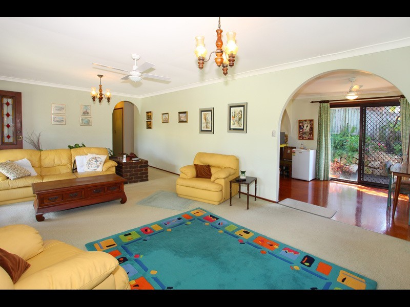 1 Tomanbil Terrace, Ashmore QLD 4214