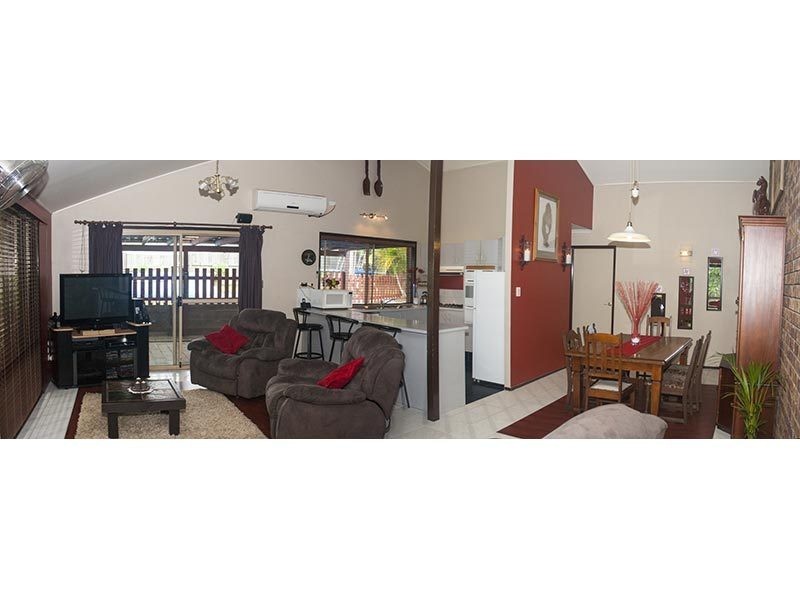 10 Buring Court, Highland Park QLD 4211