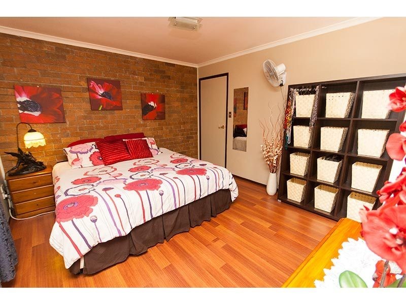 10 Buring Court, Highland Park QLD 4211