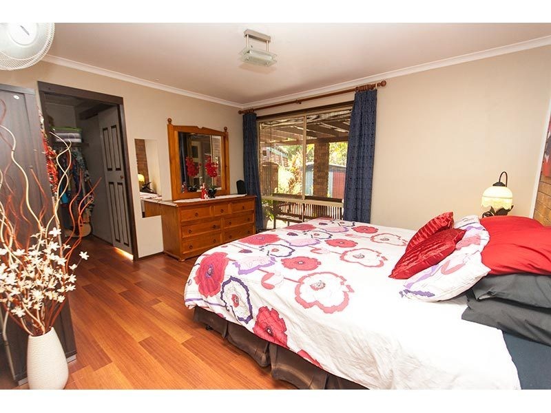 10 Buring Court, Highland Park QLD 4211