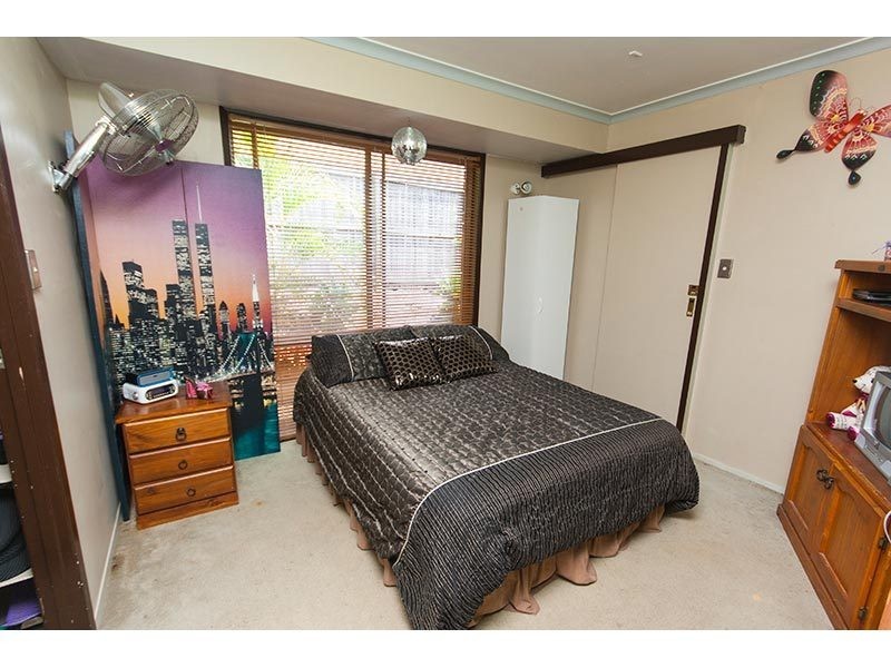 10 Buring Court, Highland Park QLD 4211