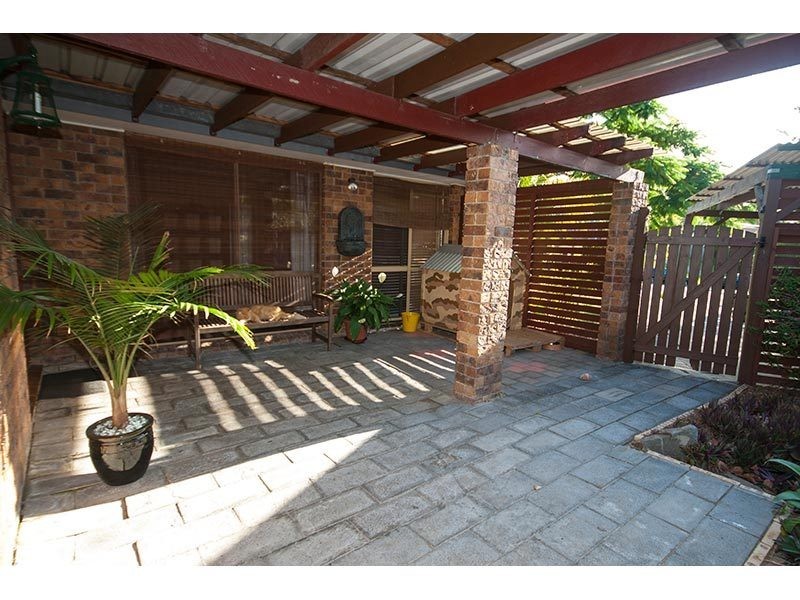 10 Buring Court, Highland Park QLD 4211