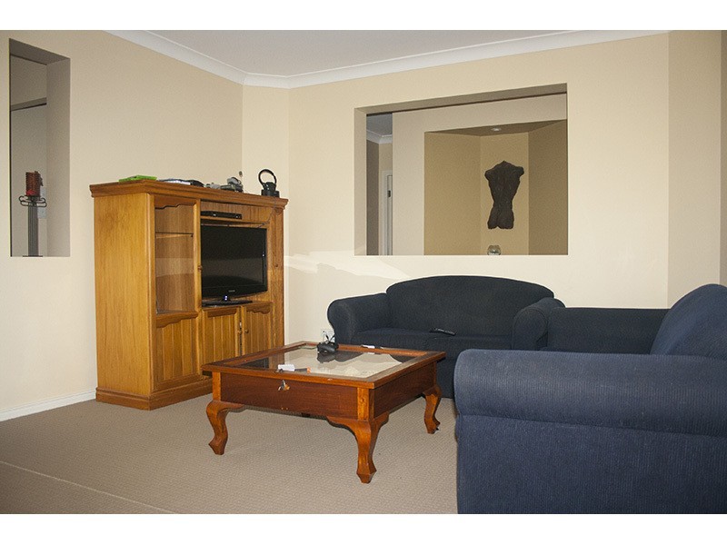 17 Govett Street, Pacific Pines QLD 4211