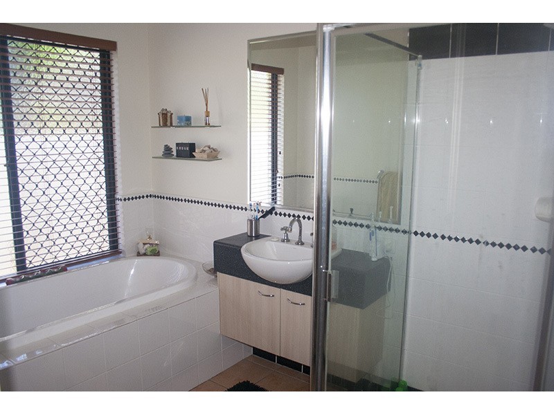 17 Govett Street, Pacific Pines QLD 4211