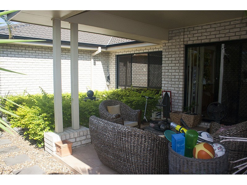 17 Govett Street, Pacific Pines QLD 4211