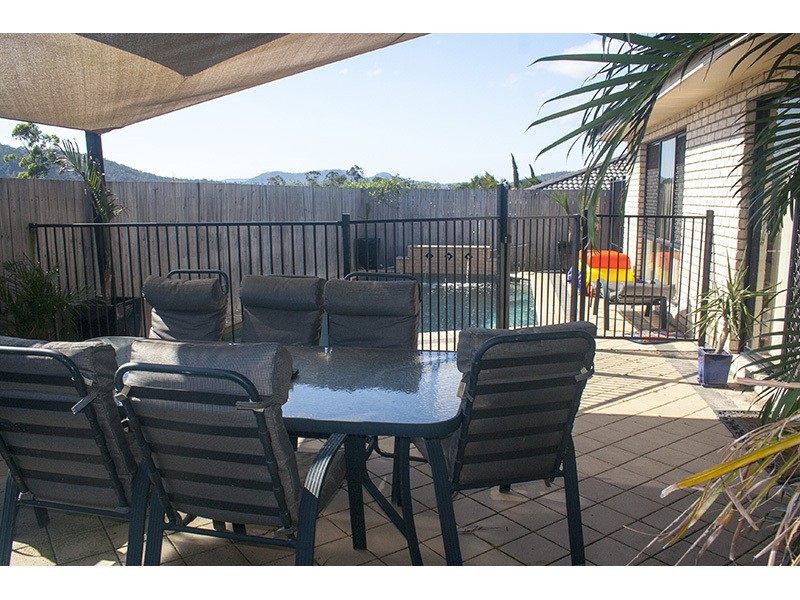 17 Govett Street, Pacific Pines QLD 4211