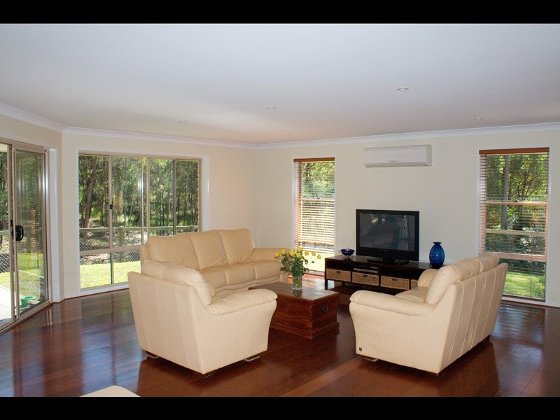 9 Barlee Place, Maudsland QLD 4210