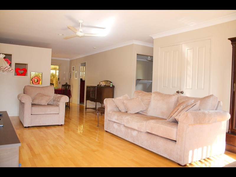 6 Gumleaf Court, Nerang QLD 4211