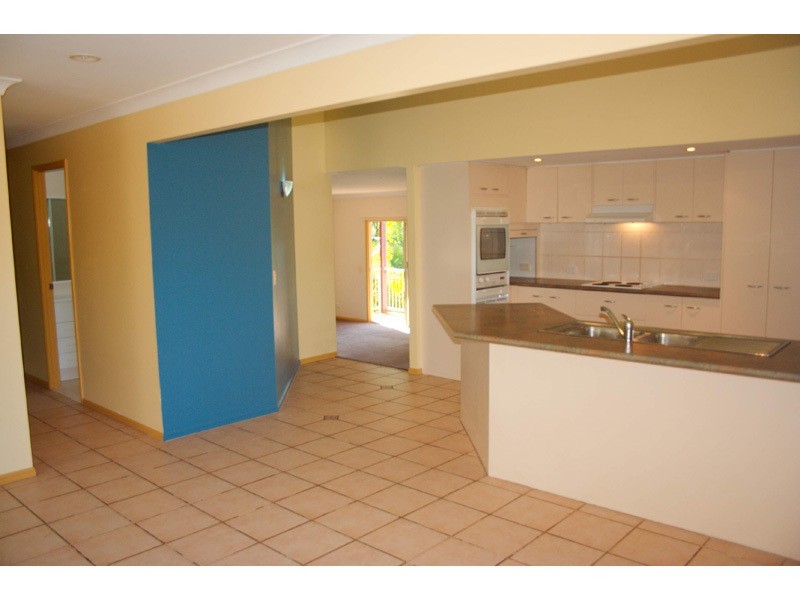 4 Culloden Court, Highland Park QLD 4211