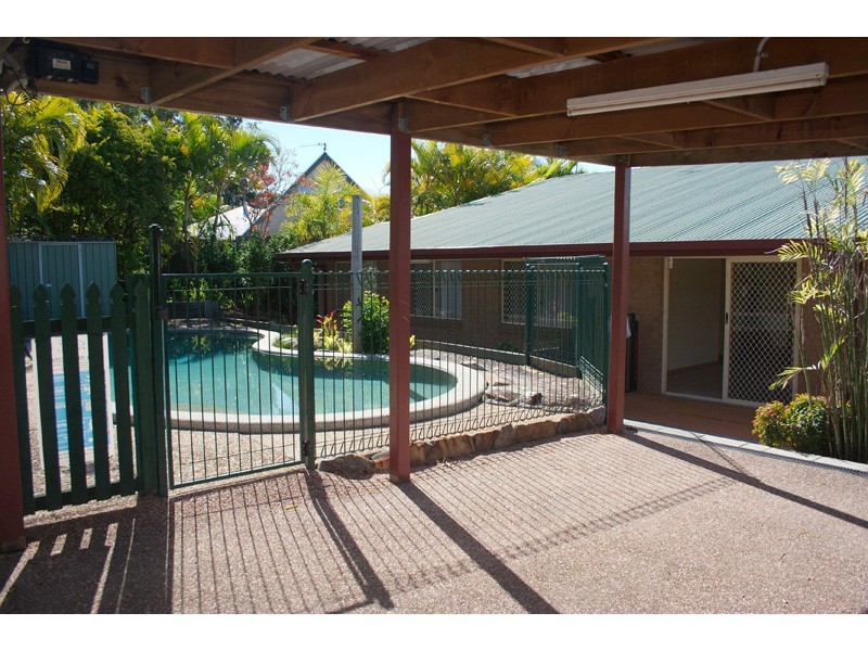 4 Culloden Court, Highland Park QLD 4211