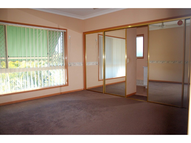 4 Culloden Court, Highland Park QLD 4211