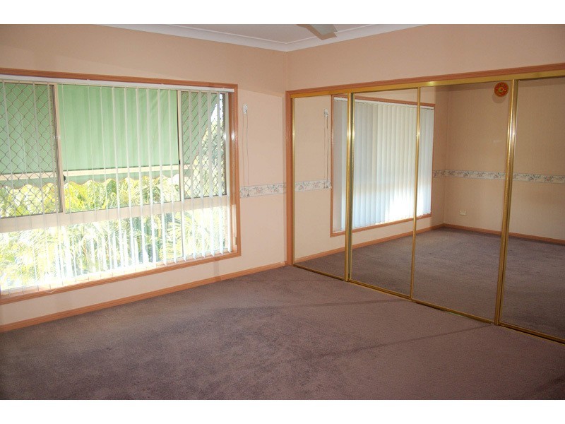 4 Culloden Court, Highland Park QLD 4211