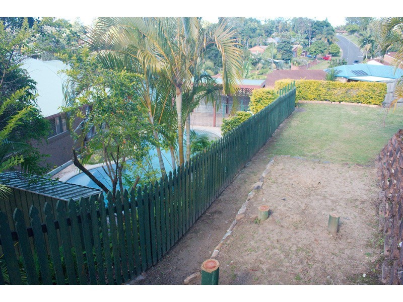 4 Culloden Court, Highland Park QLD 4211